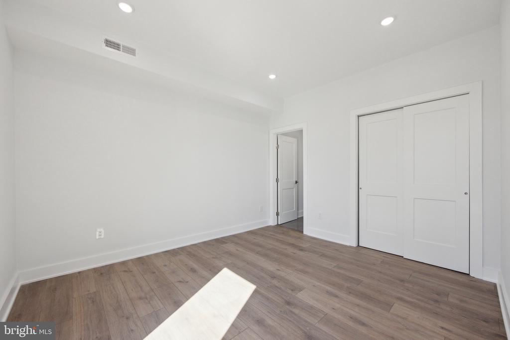 1350 N FRONT STREET 203