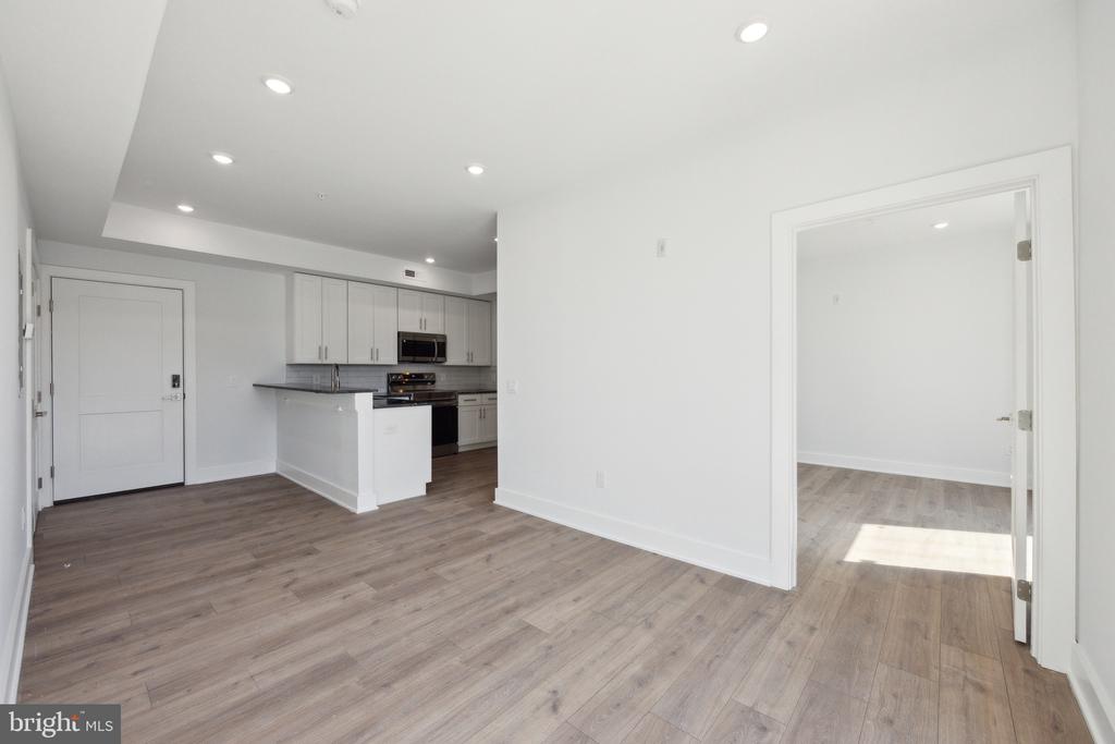 1350 N FRONT STREET 203