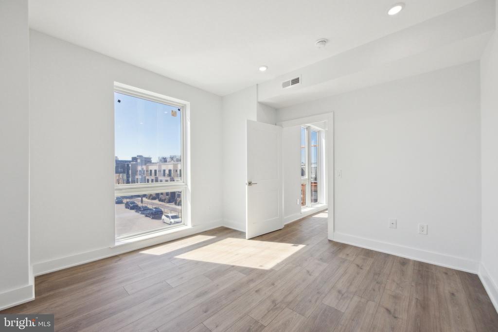 1350 N FRONT STREET 203