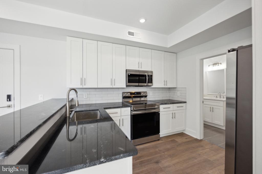 1350 N FRONT STREET 203