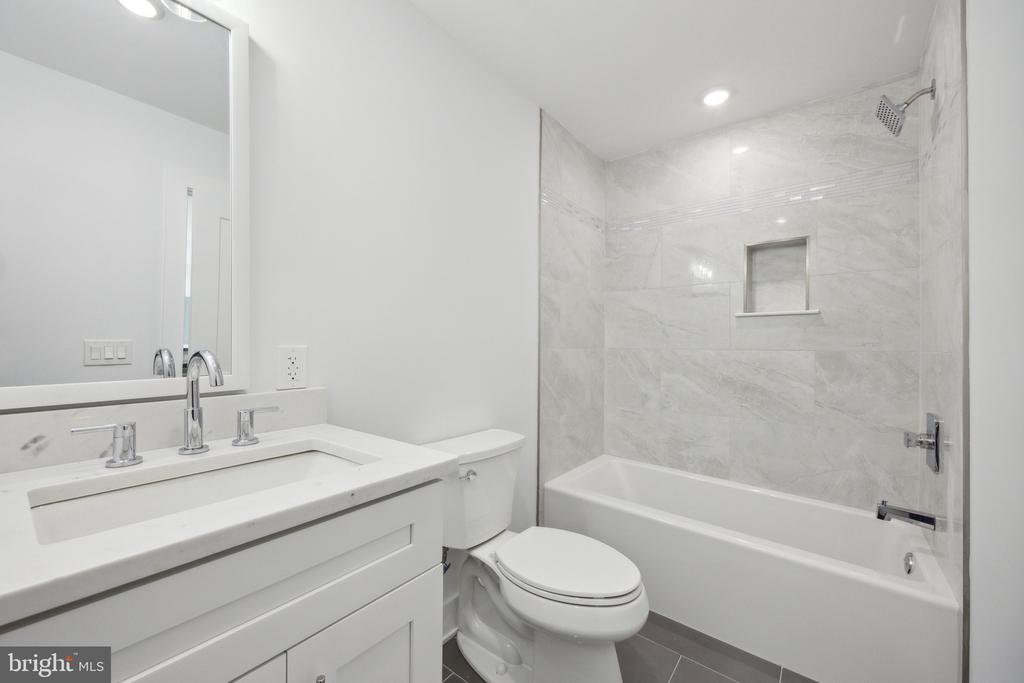 1350 N FRONT STREET 203