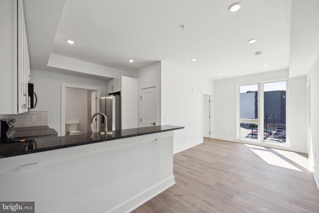 1350 N FRONT STREET 203