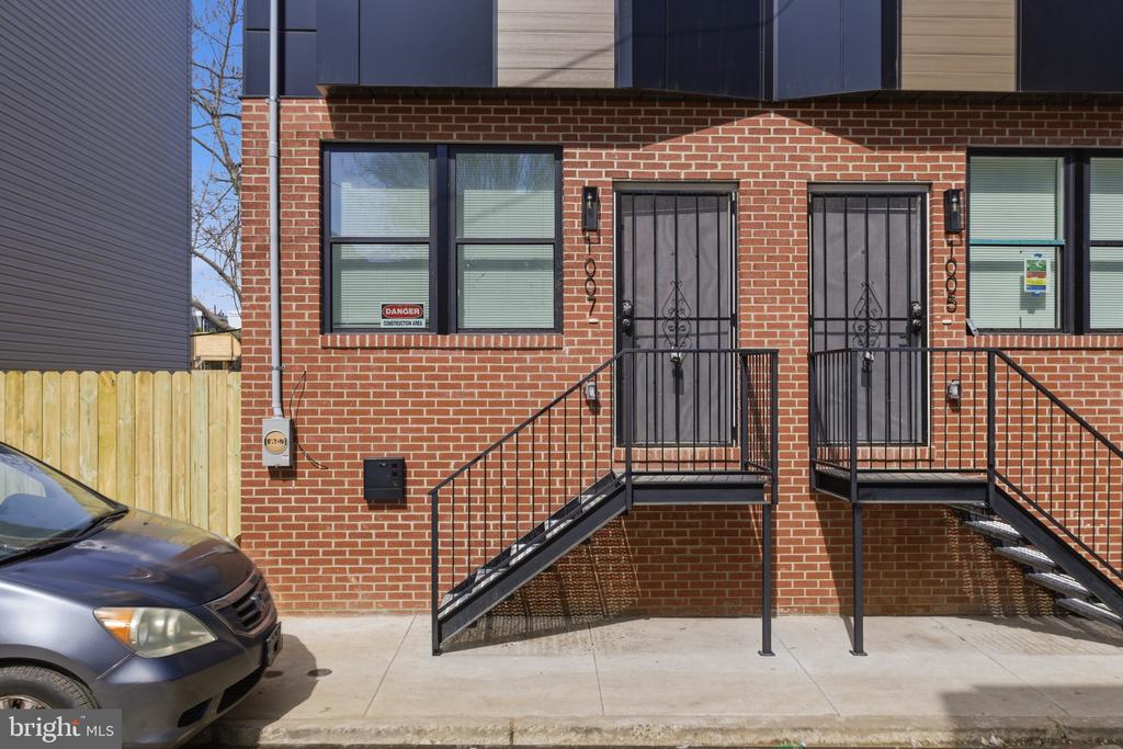 1037 W ORLEANS STREET