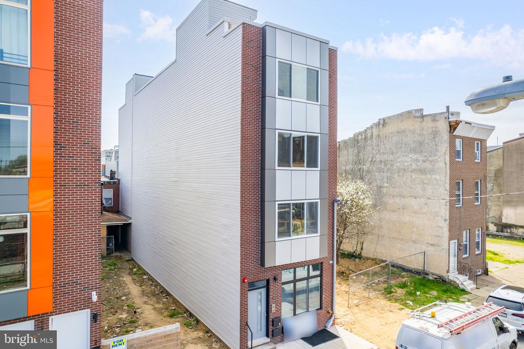 1443 N 8TH STREET 5