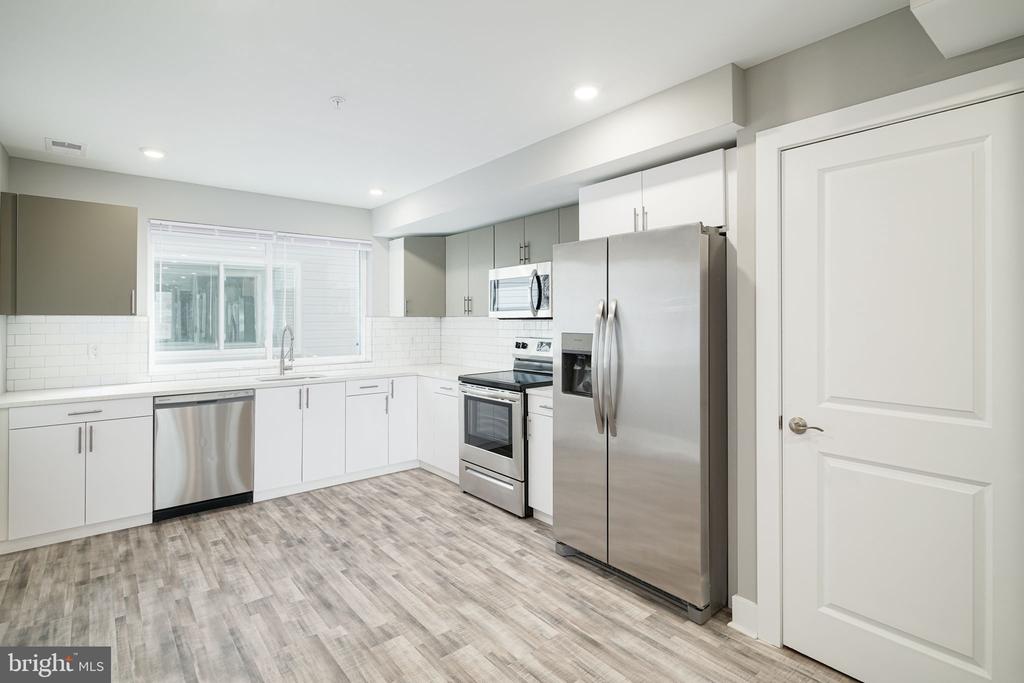 1443 N 8TH STREET 5