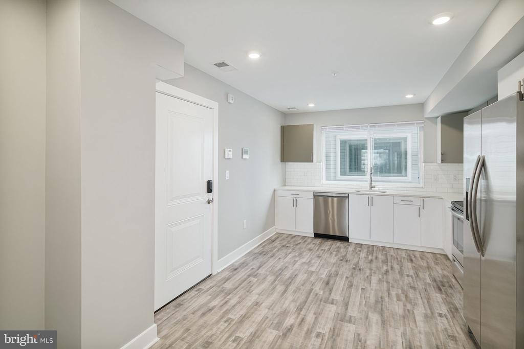 1443 N 8TH STREET 5