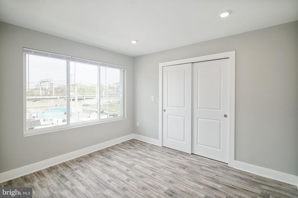 1443 N 8TH STREET 5