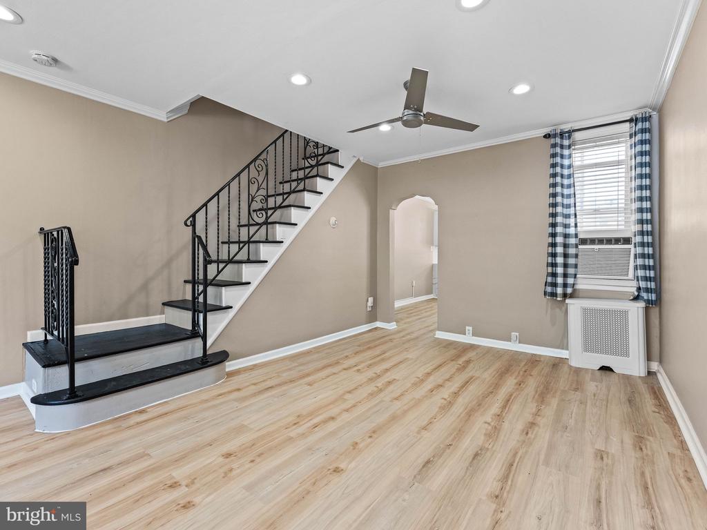 2325 E SERGEANT STREET