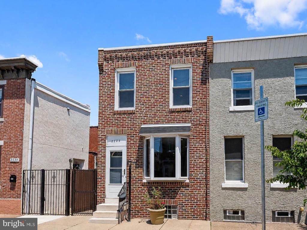 2325 E SERGEANT STREET