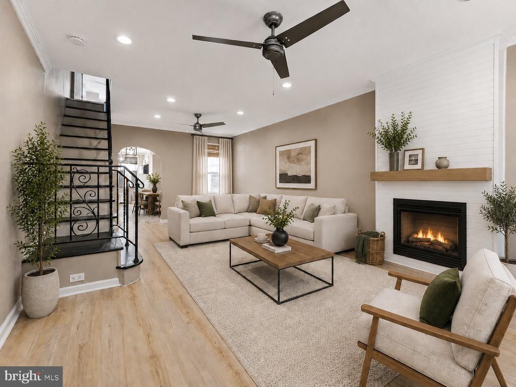 2325 E SERGEANT STREET