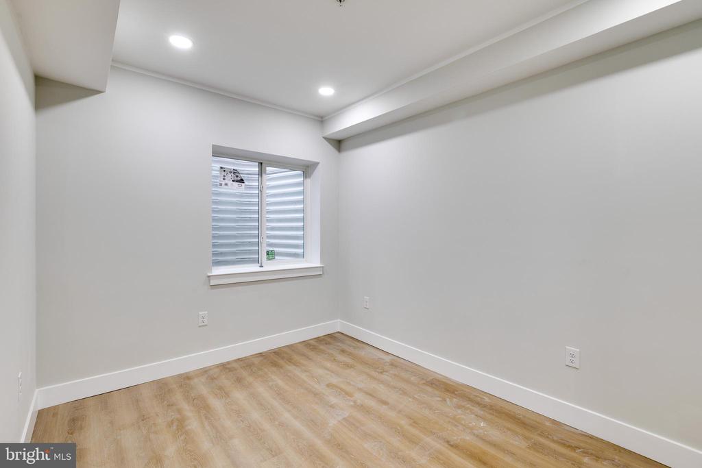 1511 W FLORA STREET