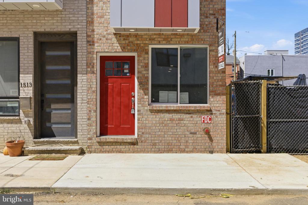 1511 W FLORA STREET