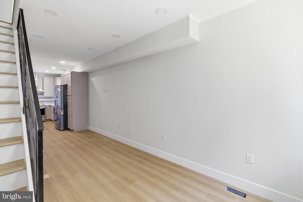 1511 W FLORA STREET