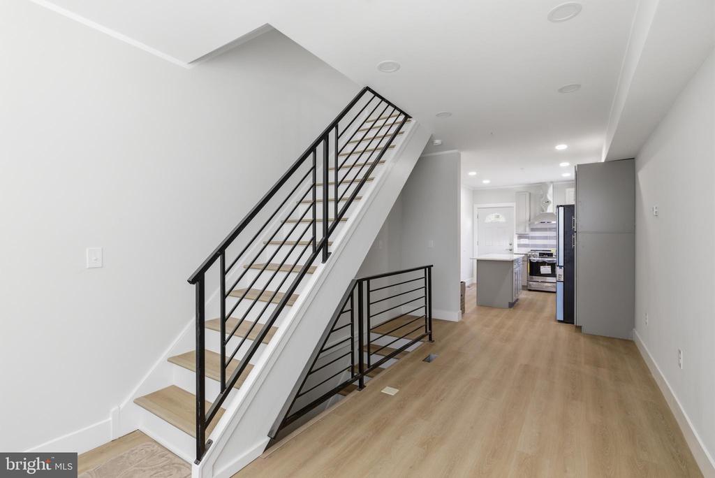 1511 W FLORA STREET