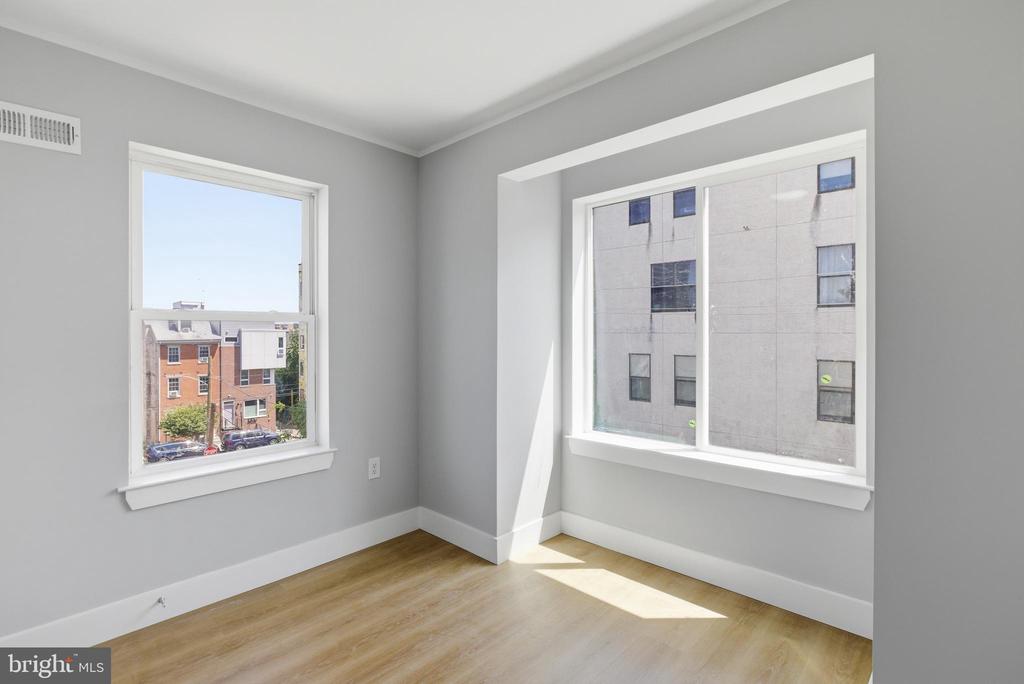 1511 W FLORA STREET