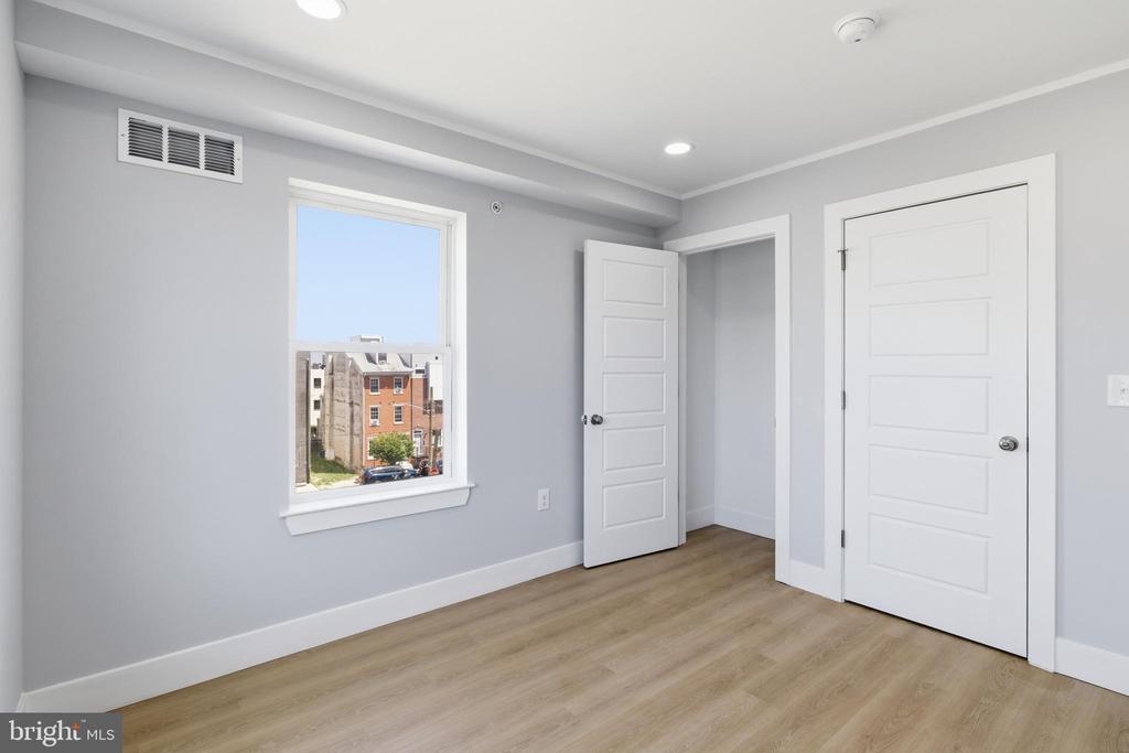 1511 W FLORA STREET