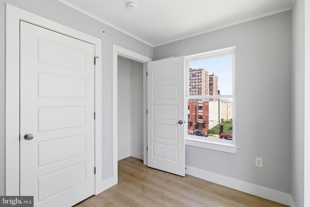 1511 W FLORA STREET