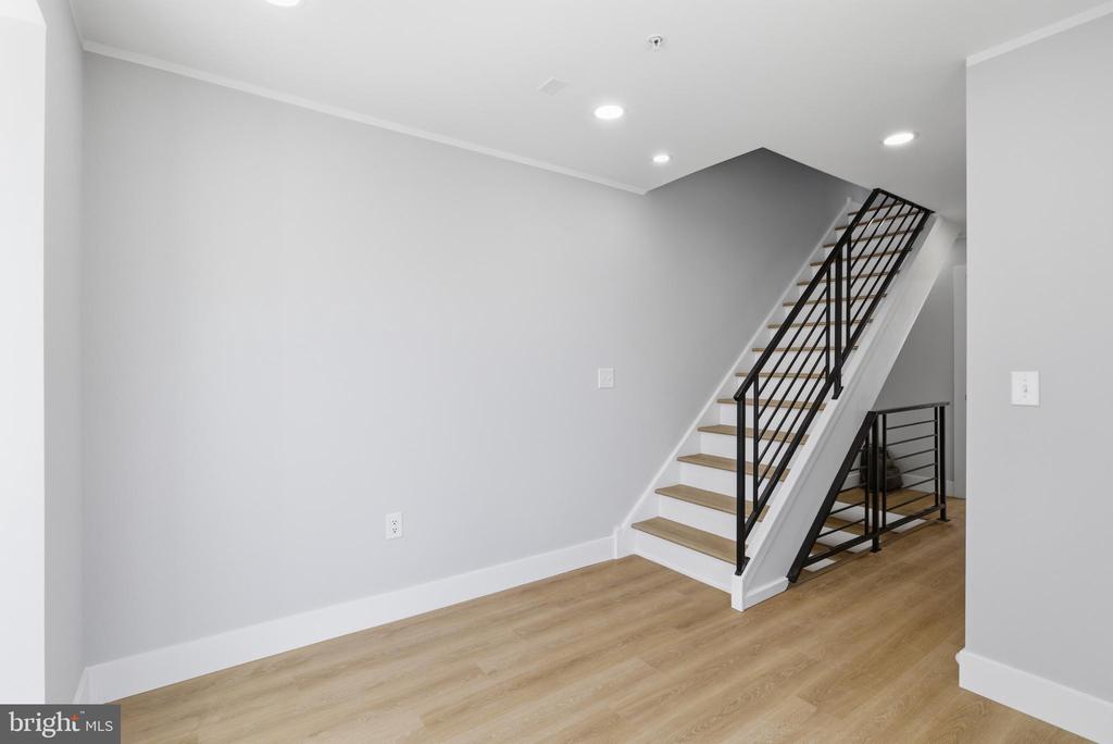 1511 W FLORA STREET