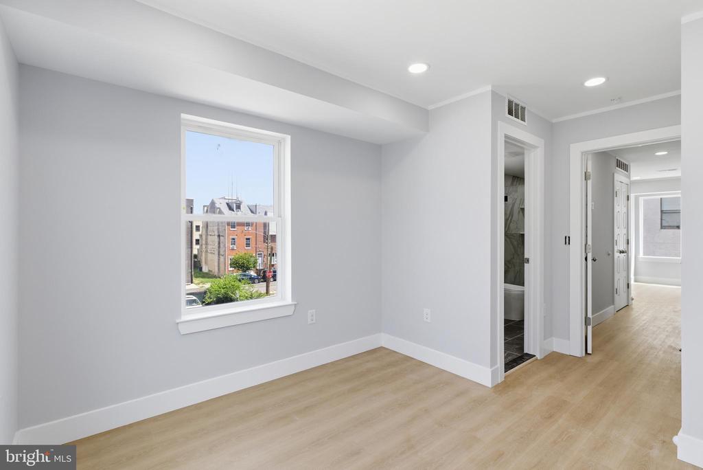 1511 W FLORA STREET