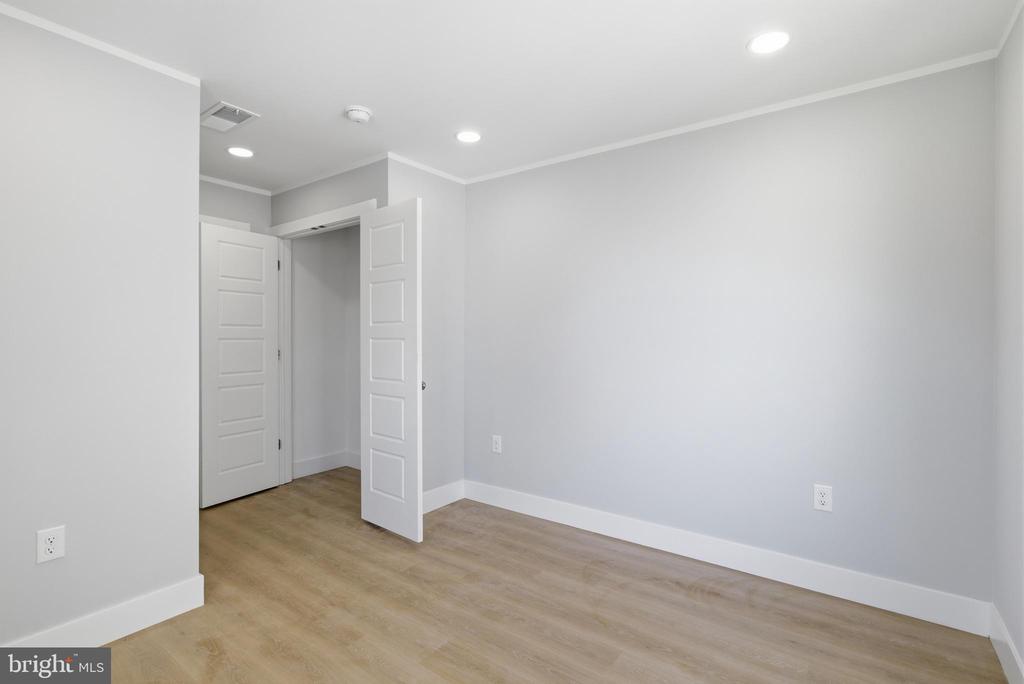 1511 W FLORA STREET