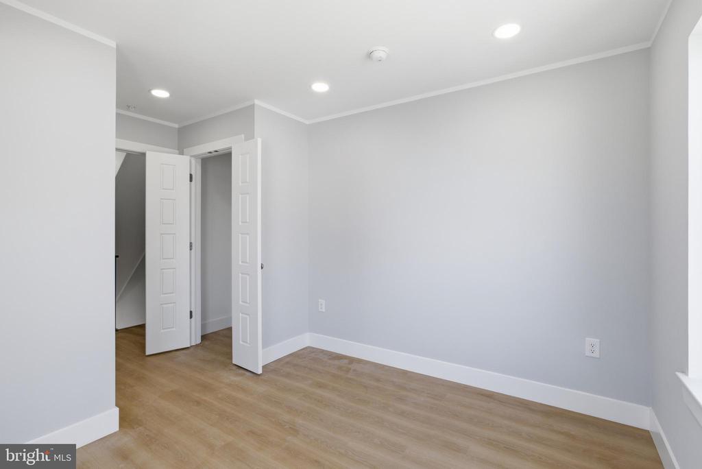 1511 W FLORA STREET