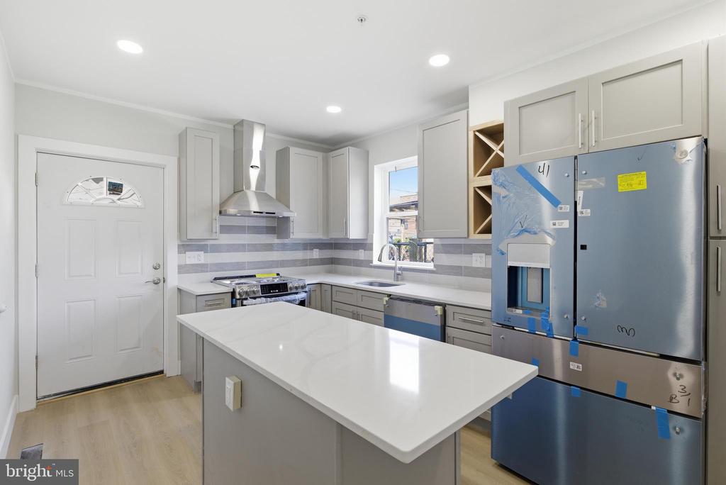 1511 W FLORA STREET