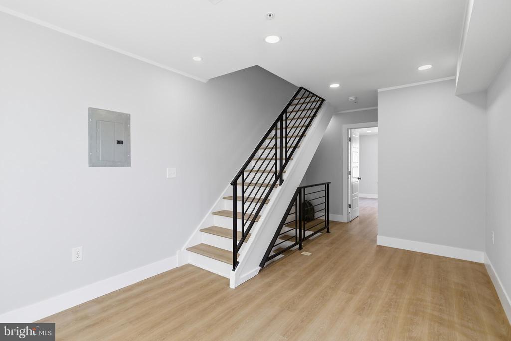 1511 W FLORA STREET