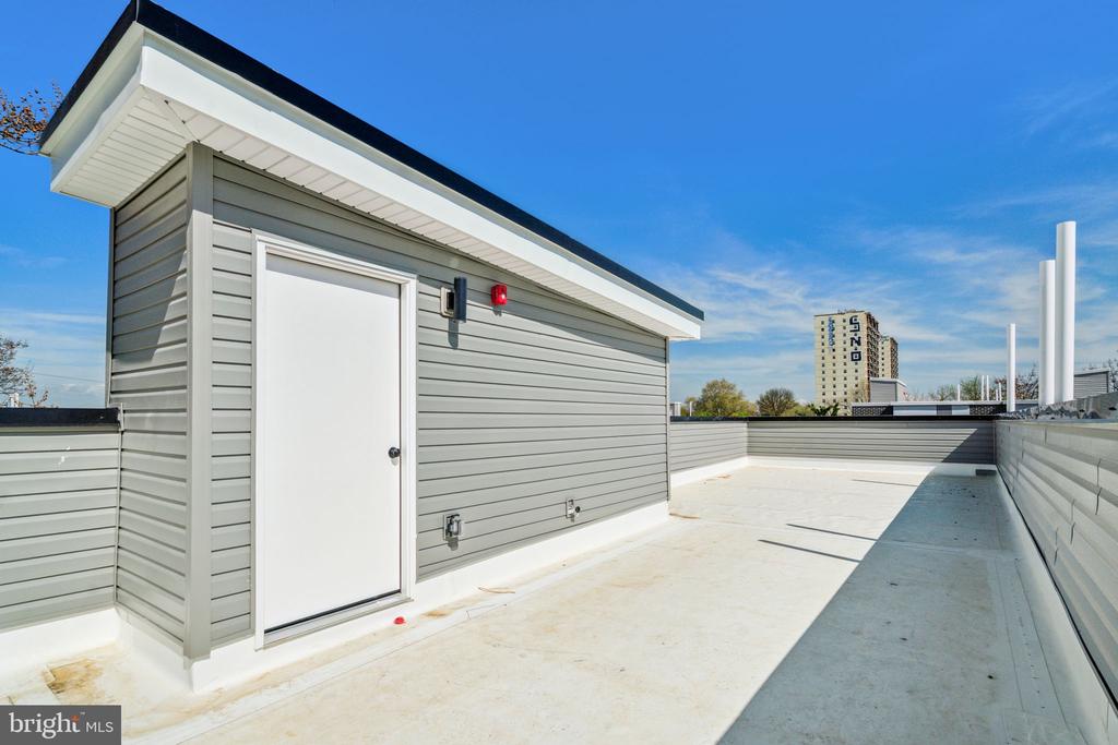 1028 W DAUPHIN STREET 3