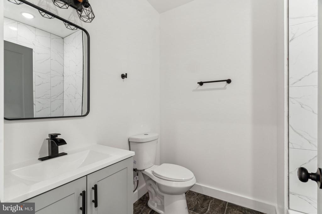 1028 W DAUPHIN STREET 3