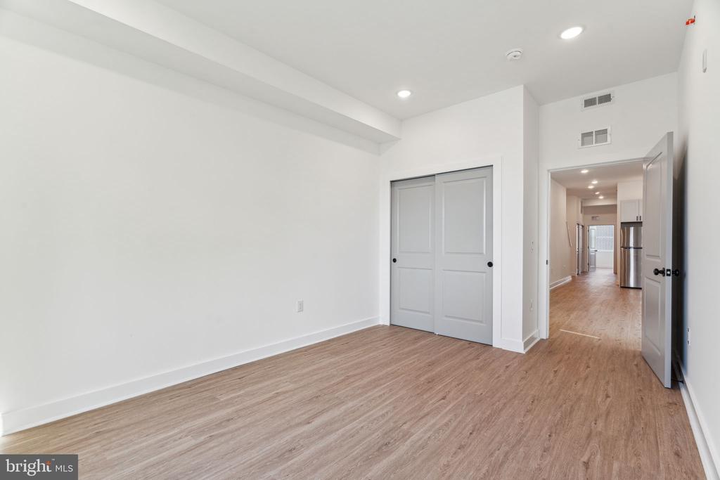 1028 W DAUPHIN STREET 3