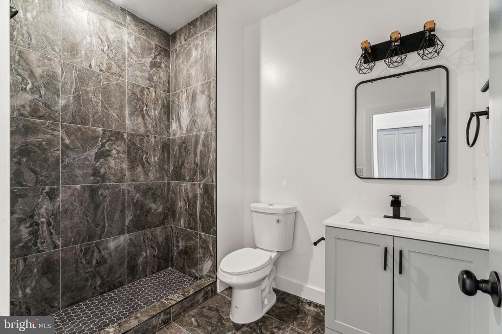 1028 W DAUPHIN STREET 3