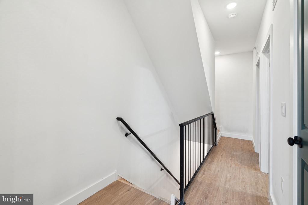 4163 MANTUA AVENUE 2