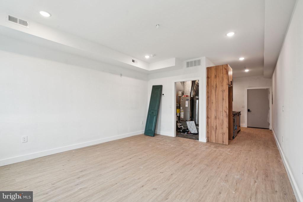 4163 MANTUA AVENUE 2