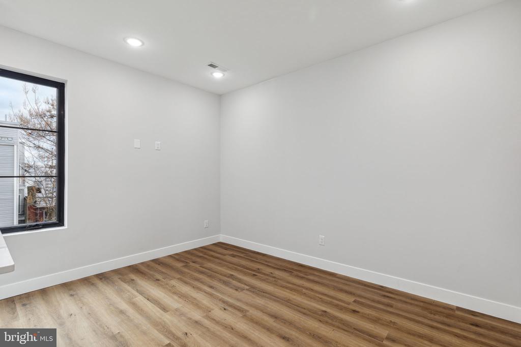 1840 N GRATZ STREET 42 3