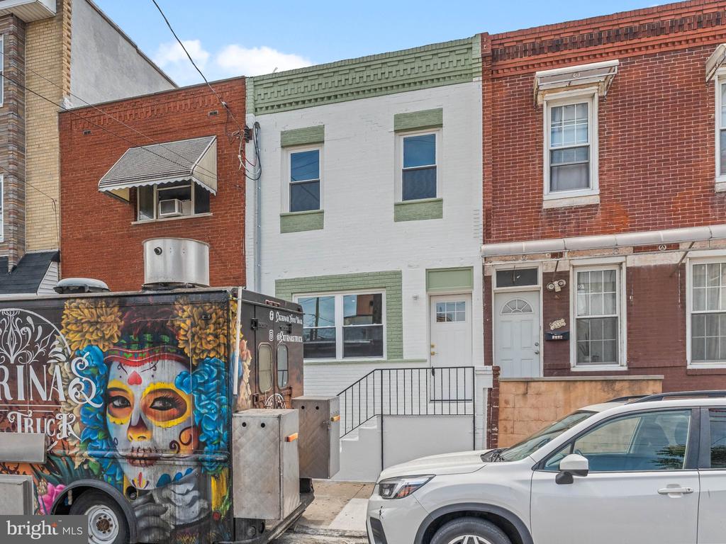 2005 S 9TH STREET