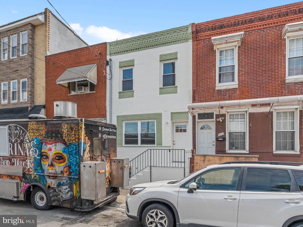 2005 S 9TH STREET
