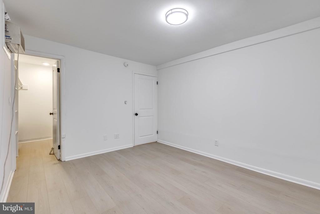 4242 PINE STREET Unit: 1A