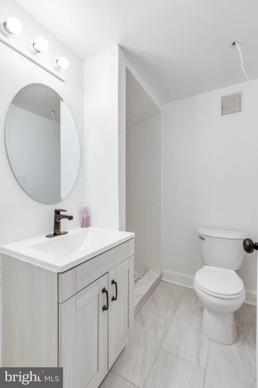 4242 PINE STREET Unit: 1A