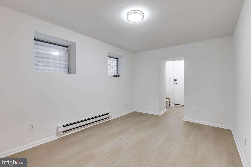 4242 PINE STREET Unit: 1A