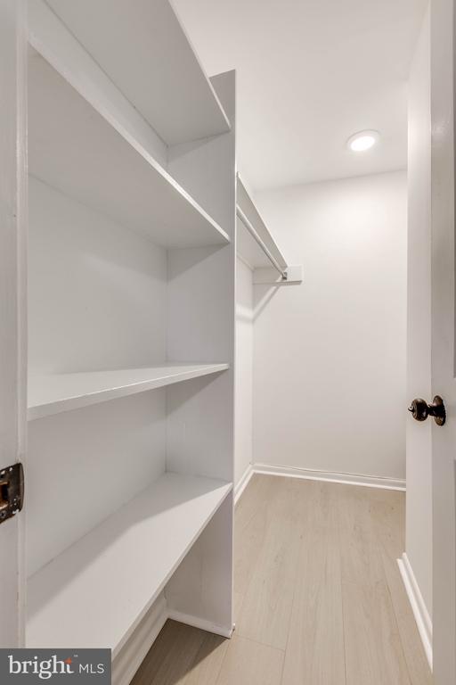 4242 PINE STREET Unit: 1A