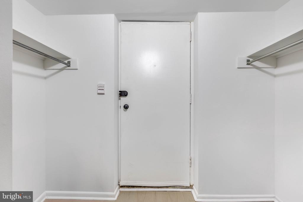 4242 PINE STREET Unit: 1A