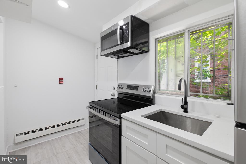 4242 PINE STREET Unit: 1B
