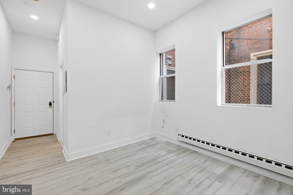 4242 PINE STREET Unit: 1B