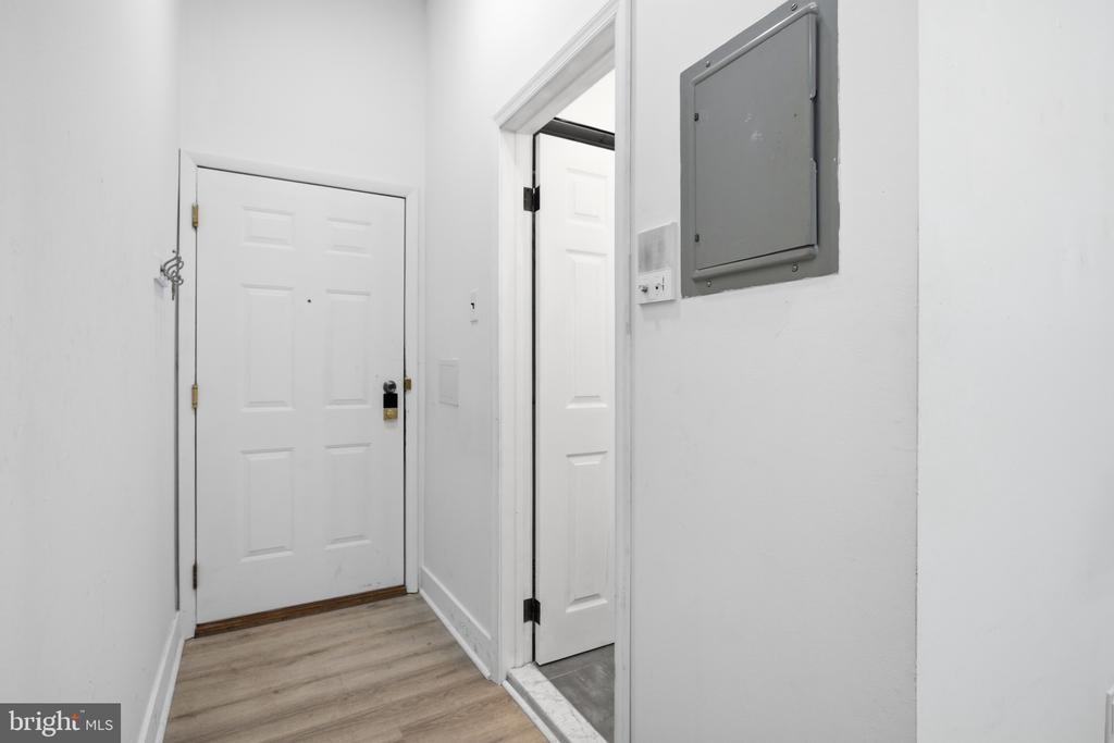 4242 PINE STREET Unit: 1B