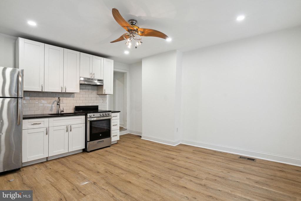 1821 MEMPHIS STREET Unit: 1