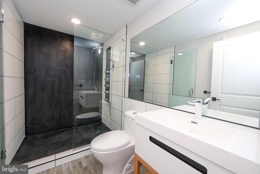 1825 E ATLANTIC STREET Unit: 105