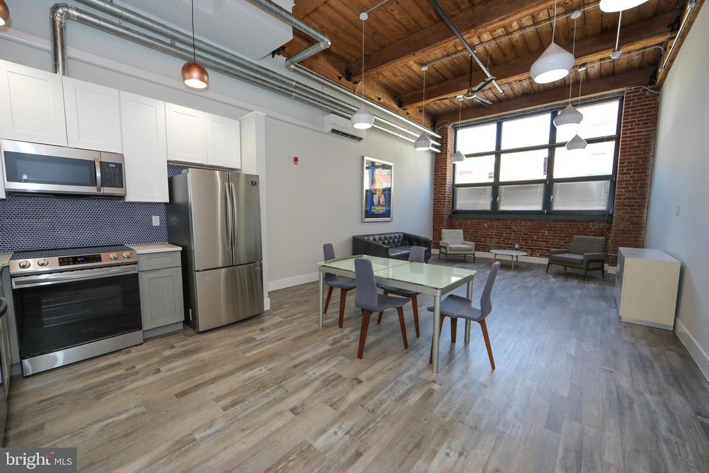 1825 E ATLANTIC STREET Unit: 105
