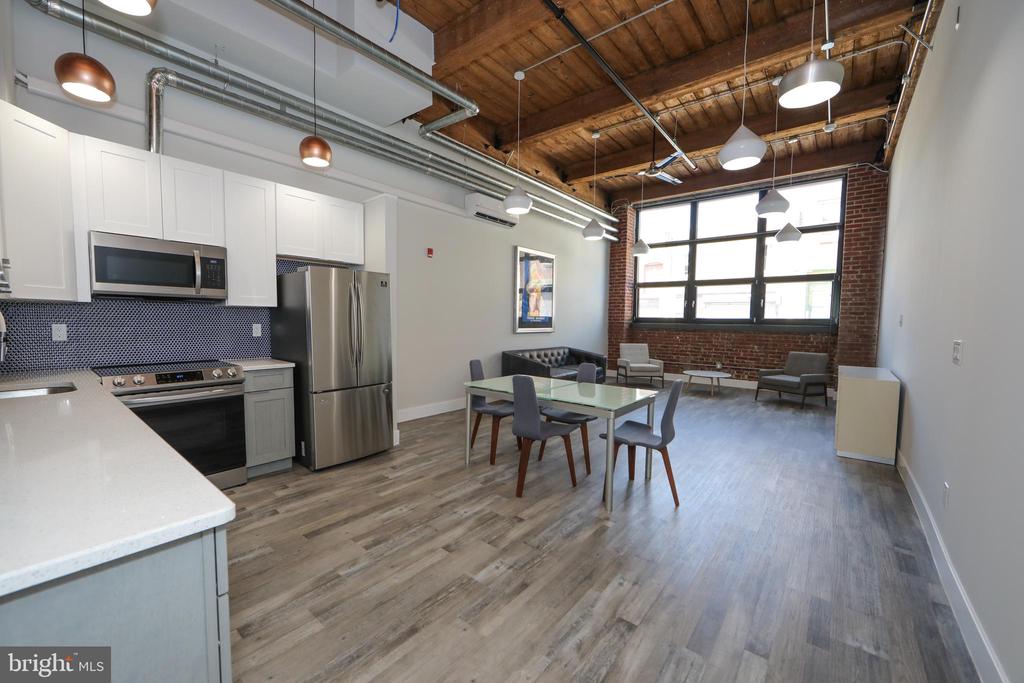1825 E ATLANTIC STREET Unit: 105