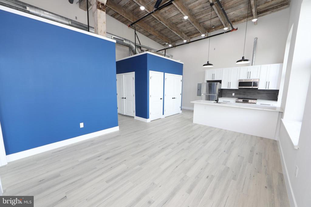 1849 E VENANGO STREET Unit: 206