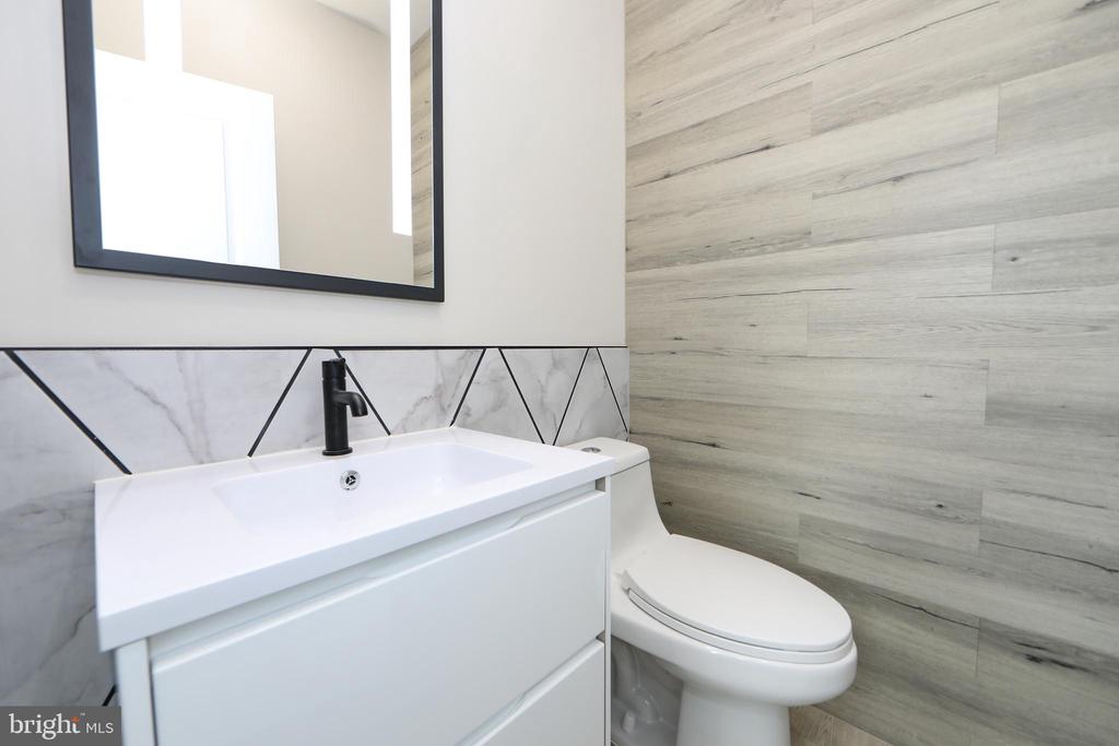 1849 E VENANGO STREET Unit: 206